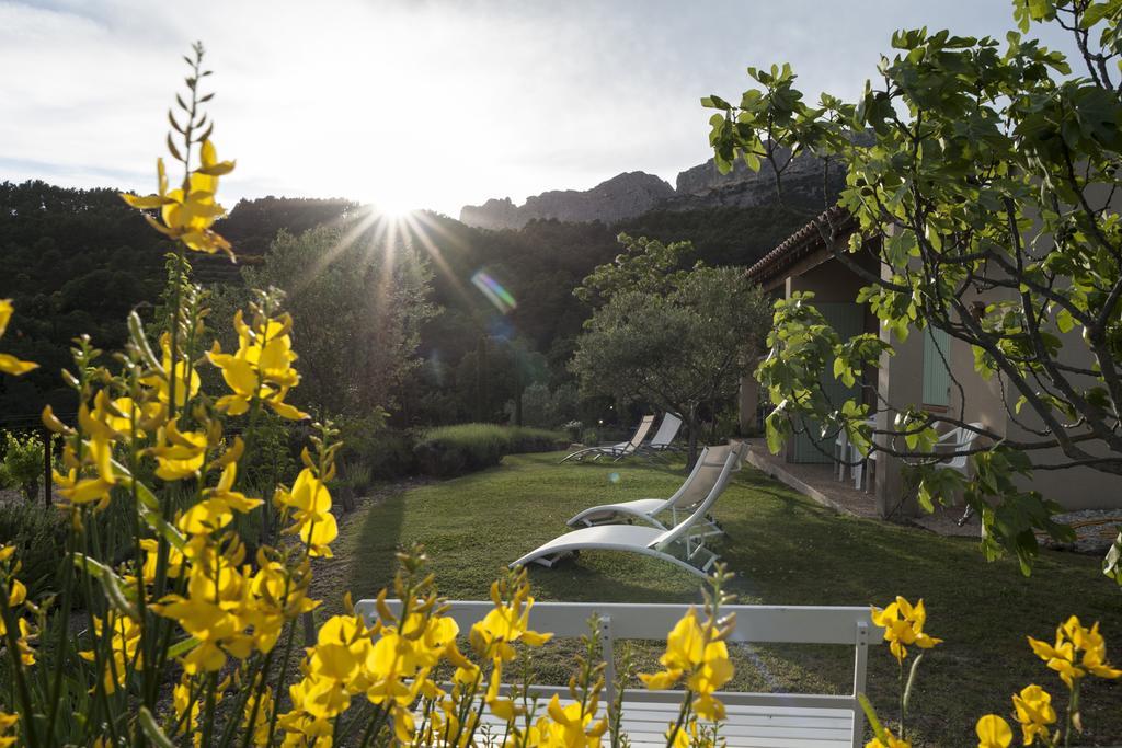 Le Grand Jardin Acomodação com café da manhã Lafare Exterior foto