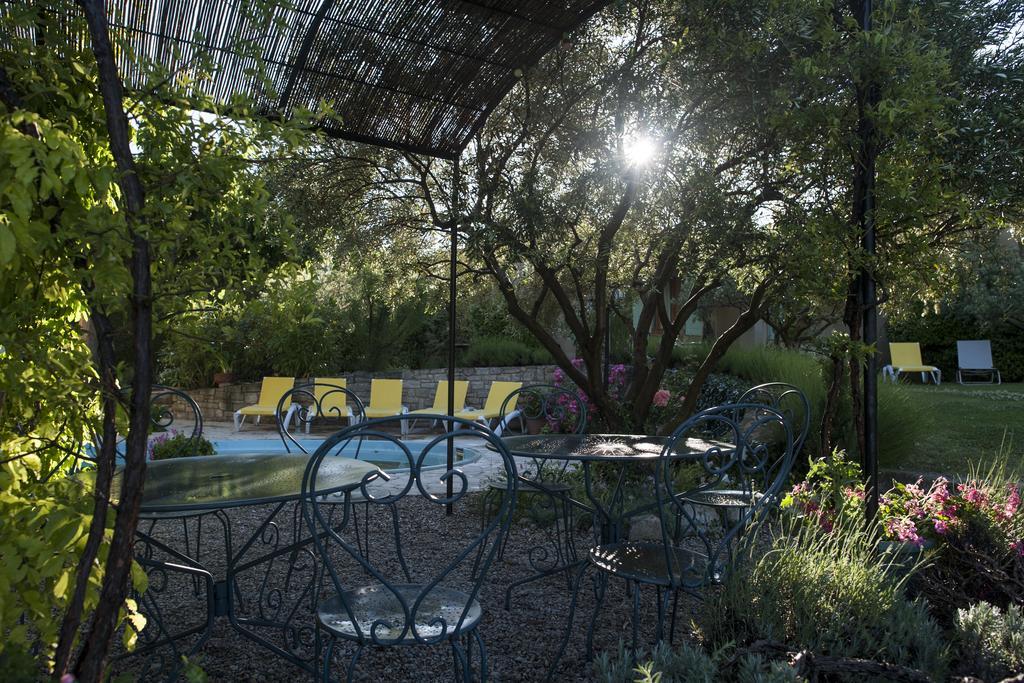 Le Grand Jardin Acomodação com café da manhã Lafare Exterior foto
