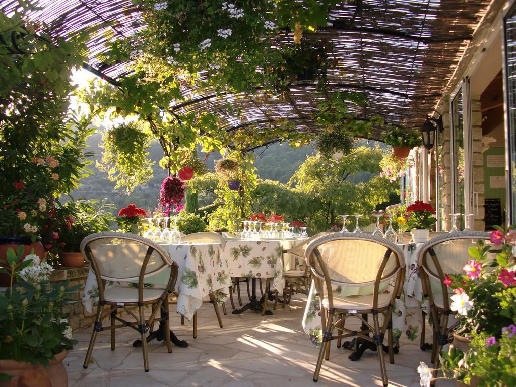 Le Grand Jardin Acomodação com café da manhã Lafare Exterior foto