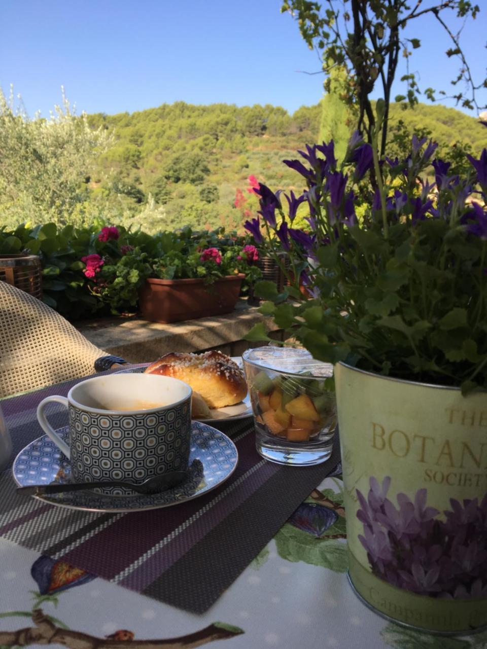 Le Grand Jardin Acomodação com café da manhã Lafare Exterior foto