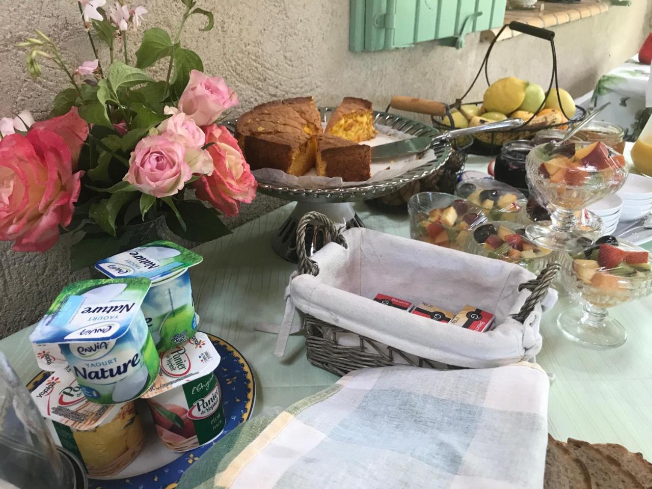 Le Grand Jardin Acomodação com café da manhã Lafare Exterior foto