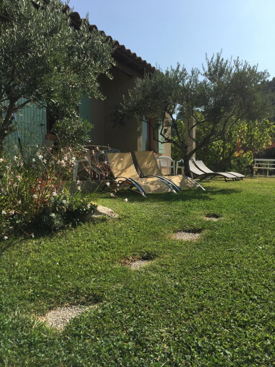 Le Grand Jardin Acomodação com café da manhã Lafare Exterior foto